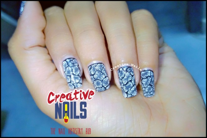 Black And White Flowers On Nails