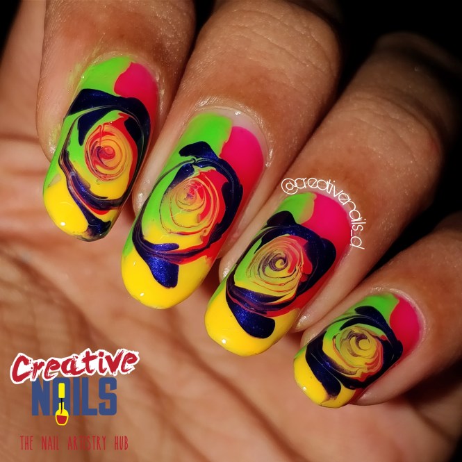 Valentine's Week 2018 - Twirl Hug Nail Art